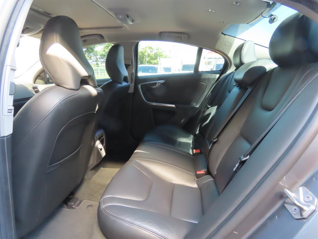 Volvo S60 — photo 06