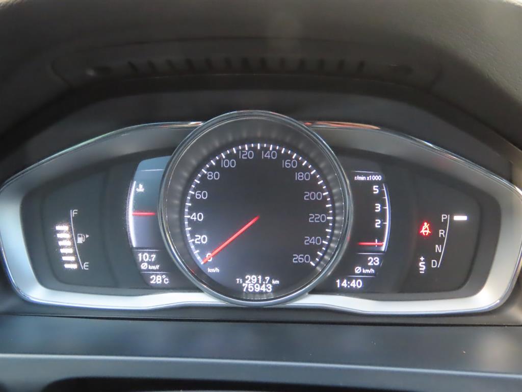 Volvo S60 — photo 08
