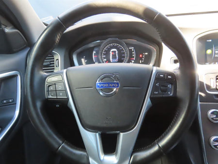 Volvo S60 — photo 09