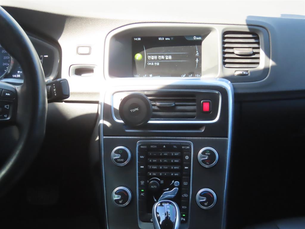 Volvo S60 — photo 10