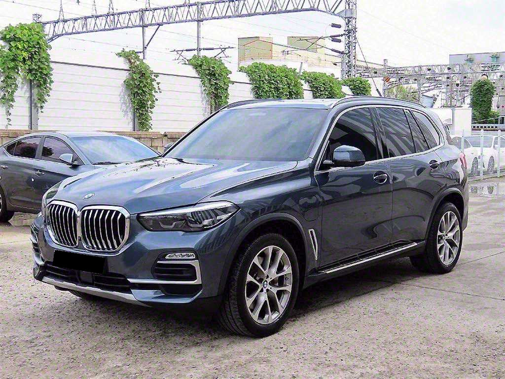 BMW X5 — photo 02