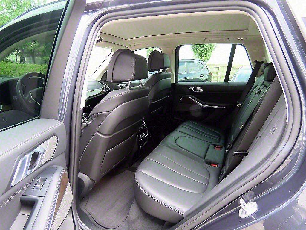BMW X5 — photo 06