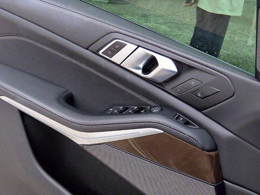 BMW X5 — photo 12