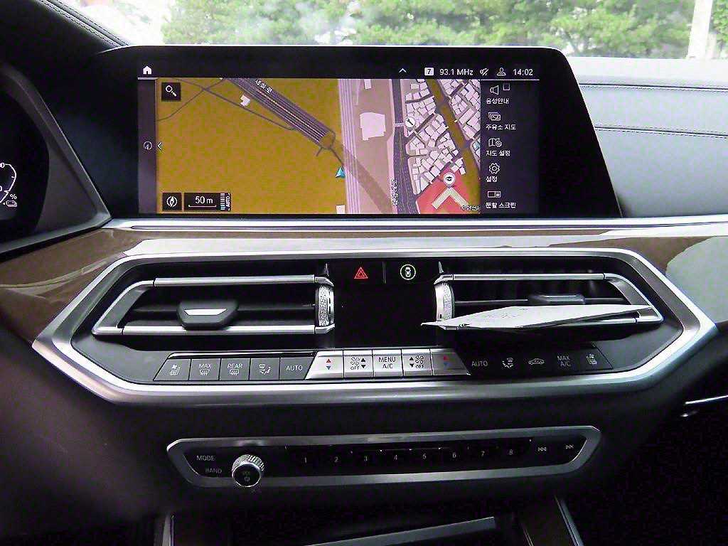 BMW X5 — photo 13