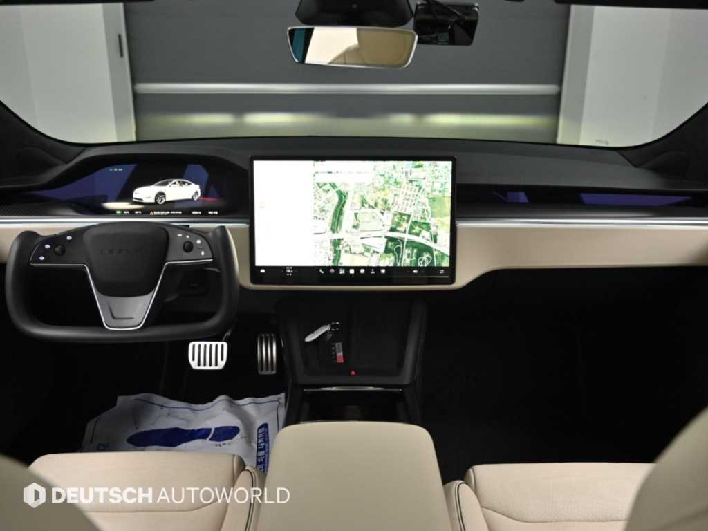 Tesla Model S — photo 07
