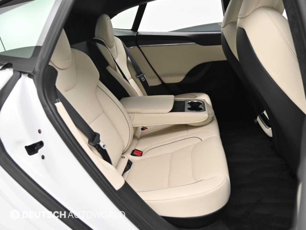 Tesla Model S — photo 12