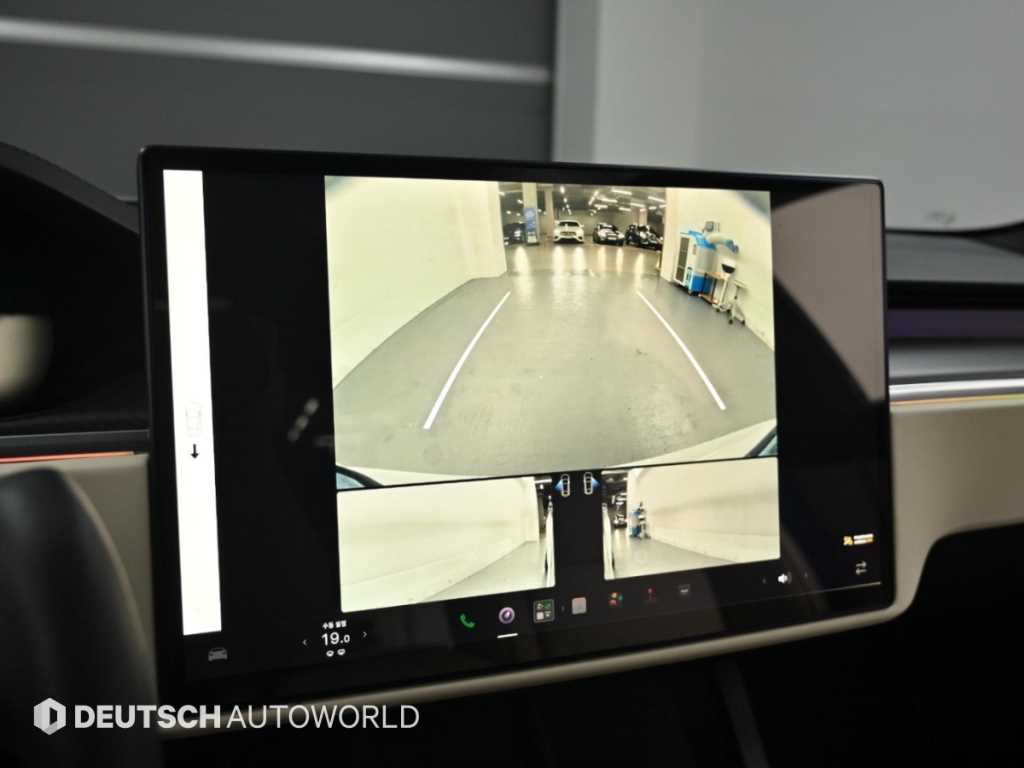 Tesla Model S — photo 15