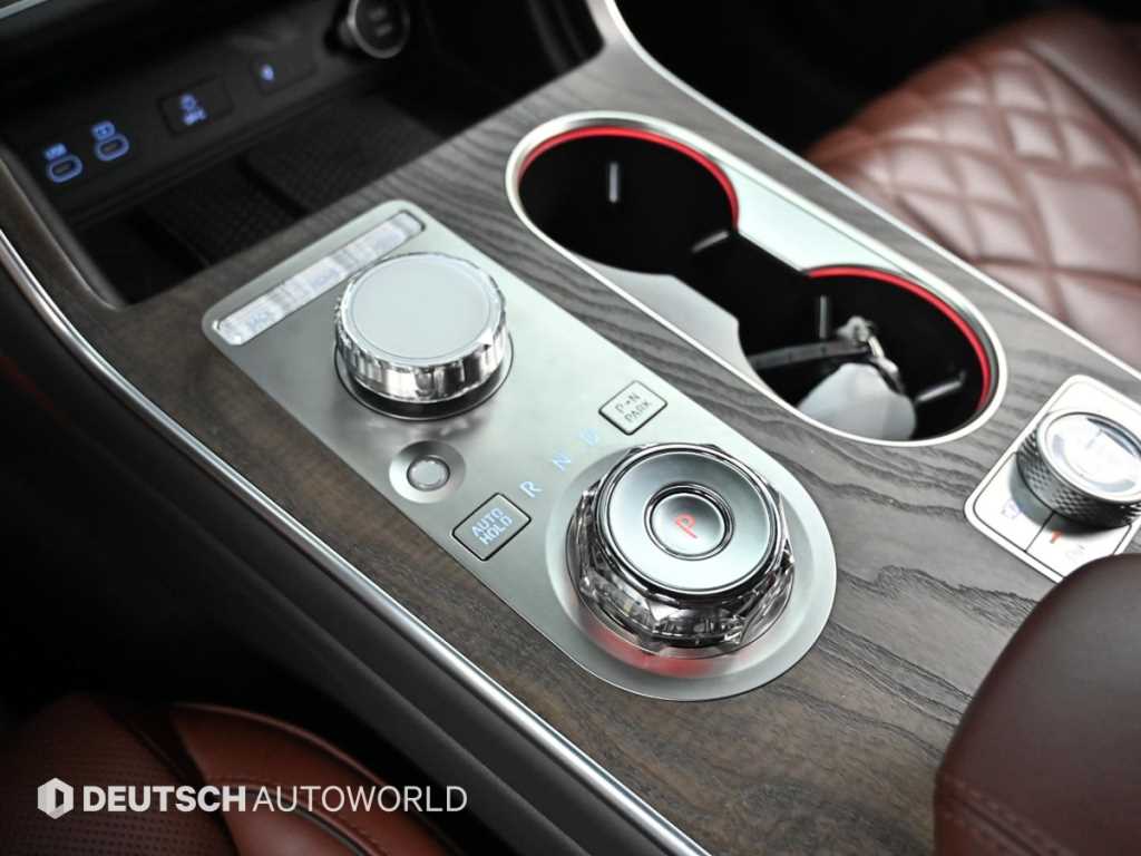 Genesis GV80 — photo 09
