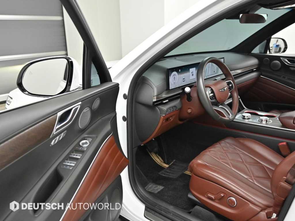 Genesis GV80 — photo 11