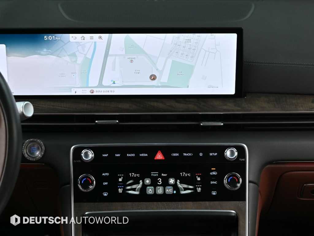 Genesis GV80 — photo 14