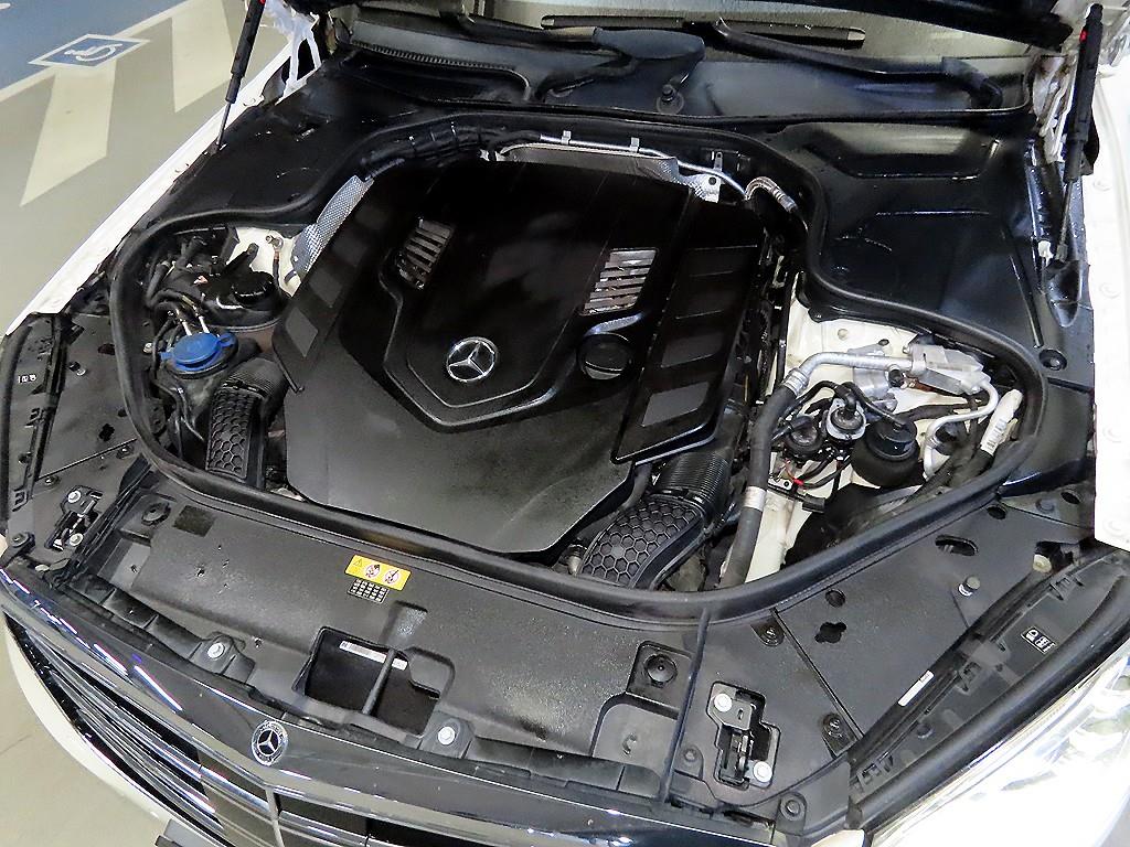 Mercedes-Benz S-Class — photo 19