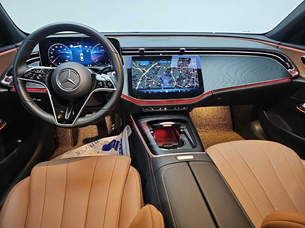 Mercedes-Benz E-Class — photo 07