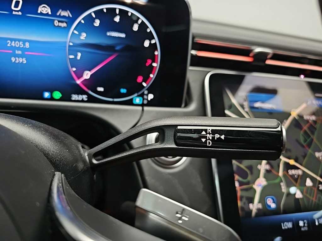 Mercedes-Benz E-Class — photo 08