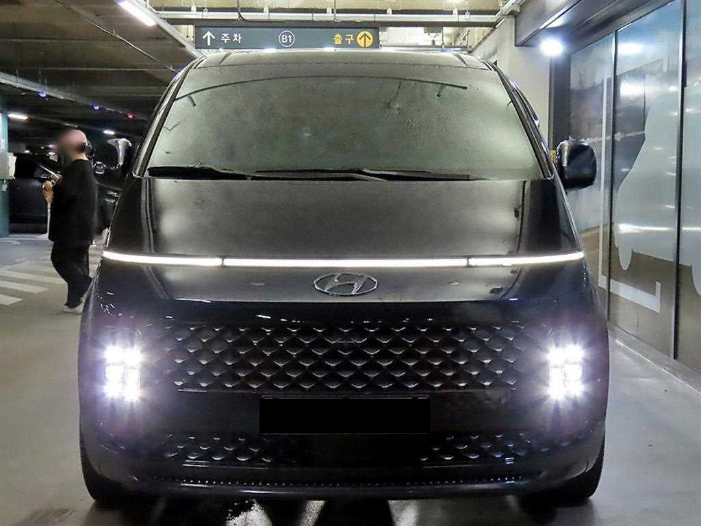 Hyundai Staria — photo 02