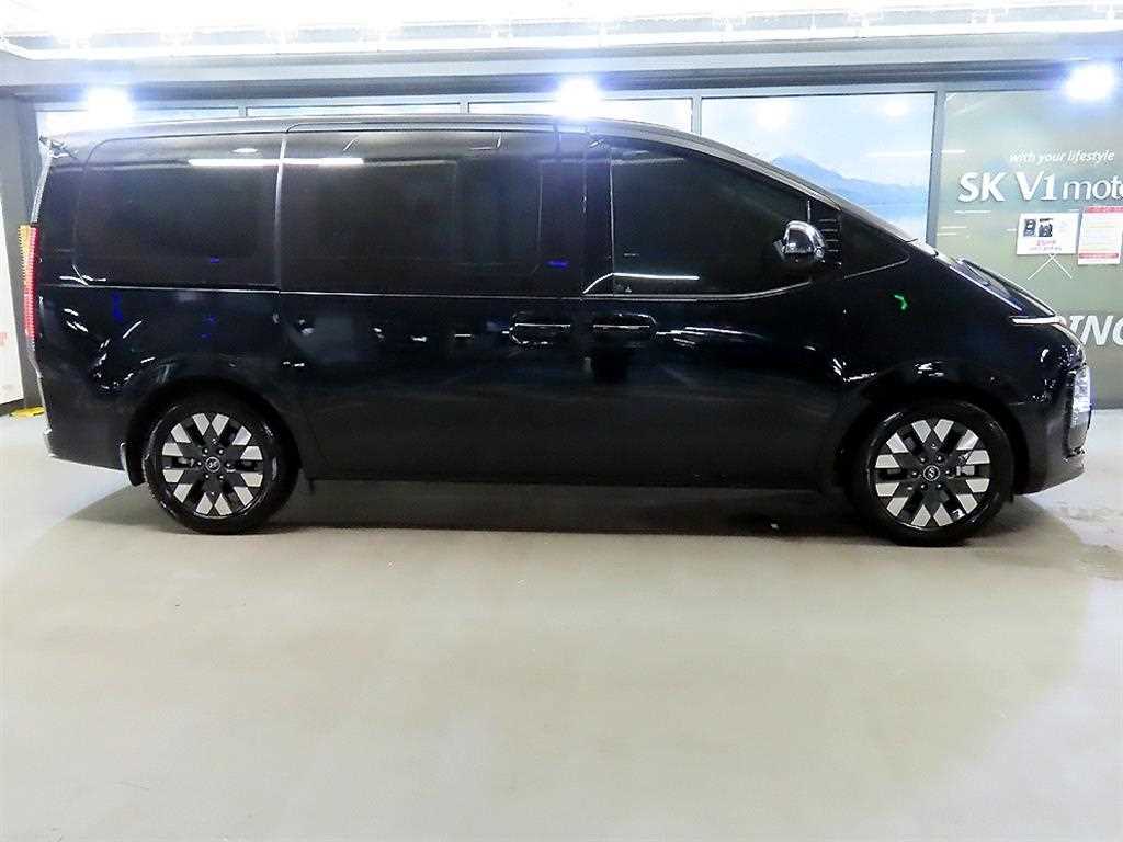Hyundai Staria — photo 03