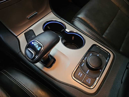 Jeep Cherokee — photo 08