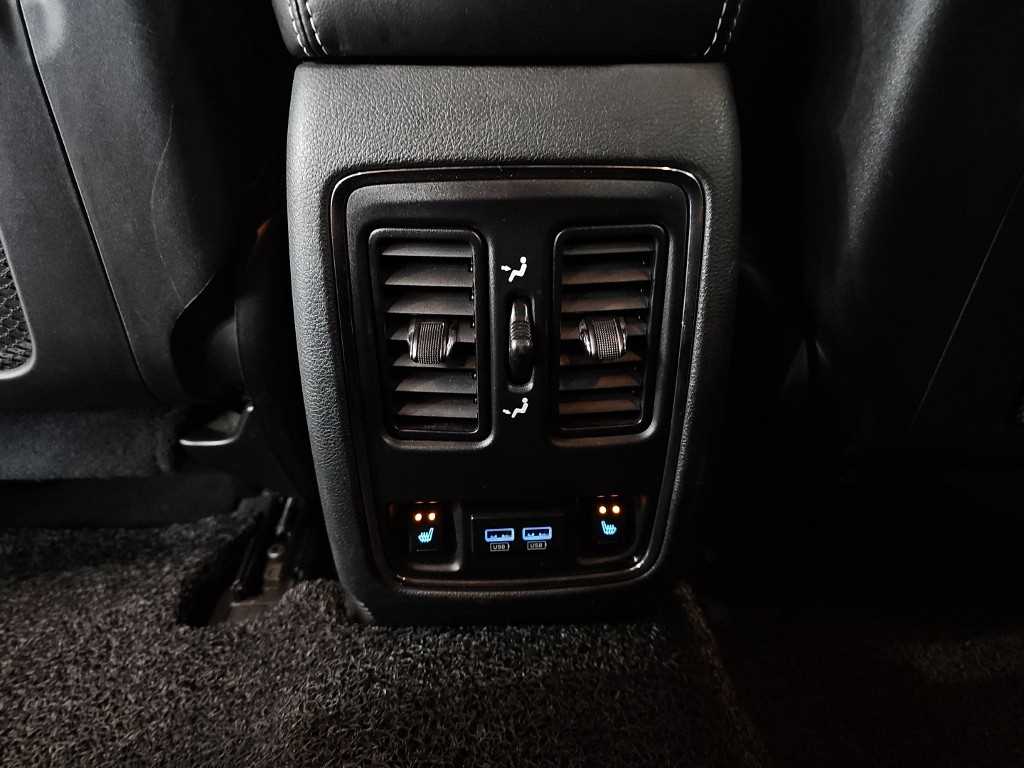 Jeep Cherokee — photo 13