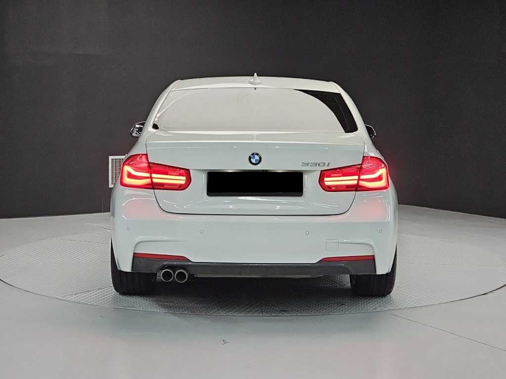 BMW 3-Series — photo 03