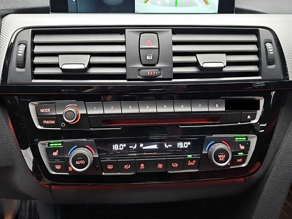 BMW 3-Series — photo 10