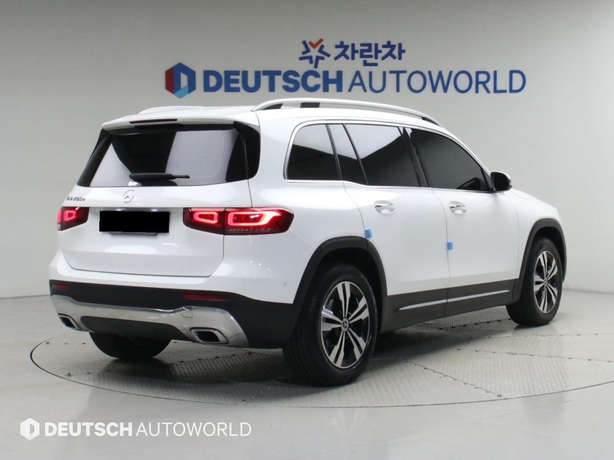 Mercedes-Benz GLB-Class — photo 02
