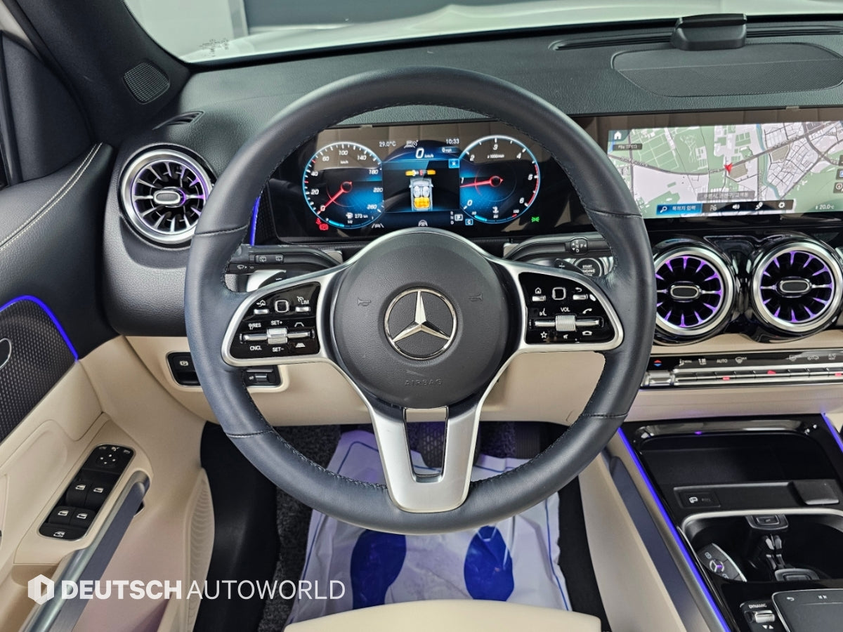 Mercedes-Benz GLB-Class — photo 13
