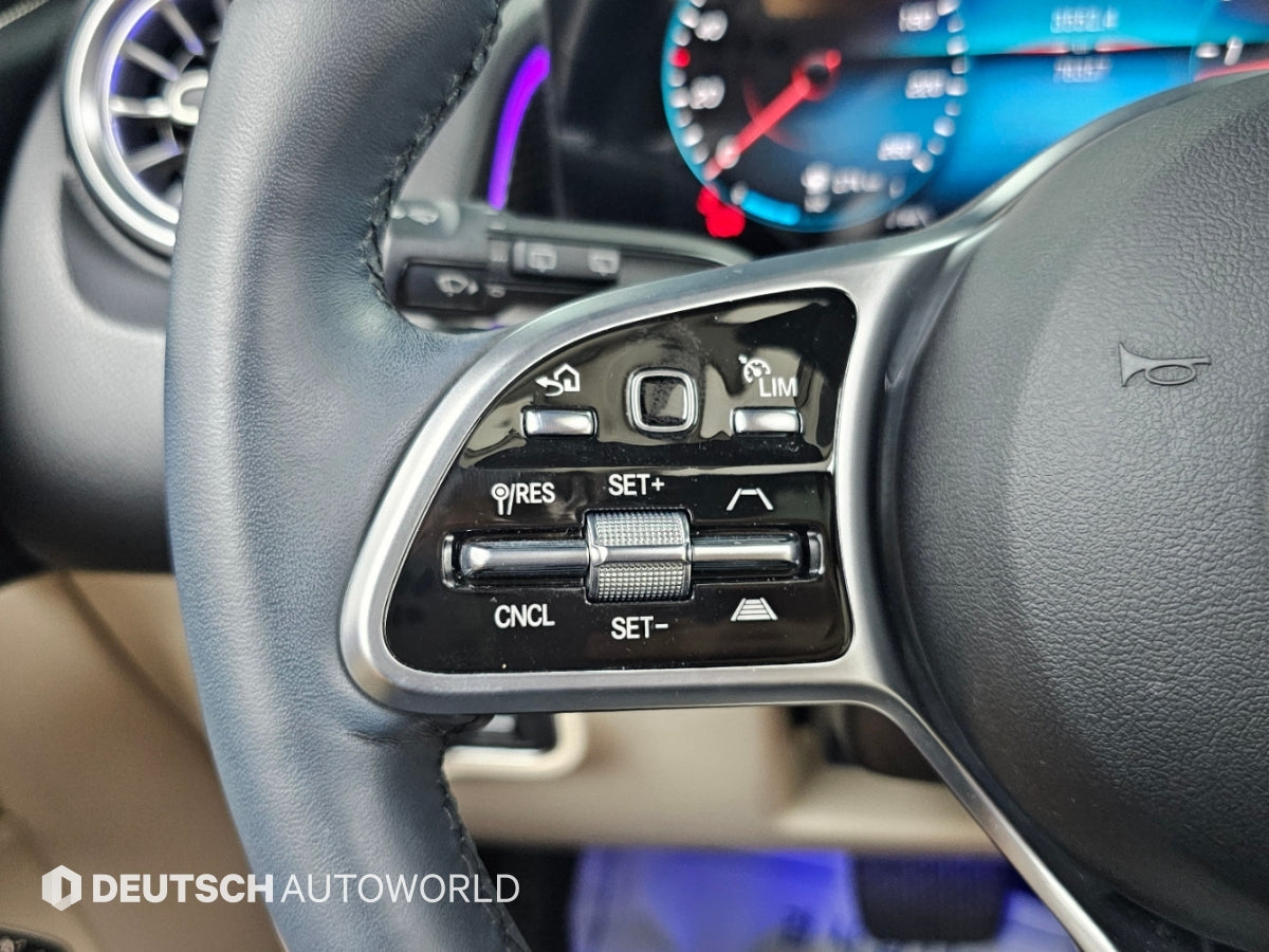Mercedes-Benz GLB-Class — photo 16