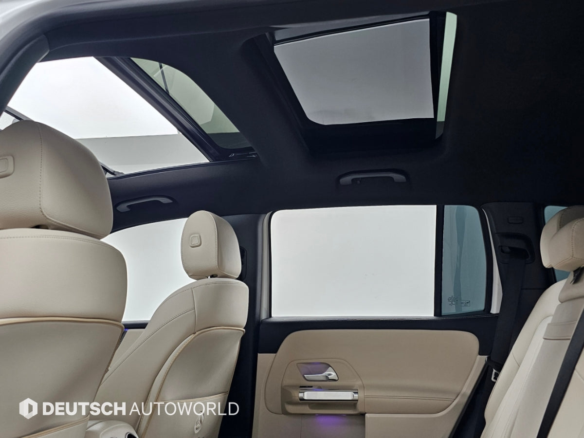 Mercedes-Benz GLB-Class — photo 18