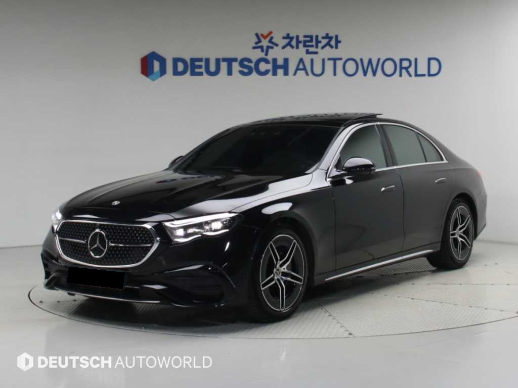 Mercedes-Benz E-Class — photo 02