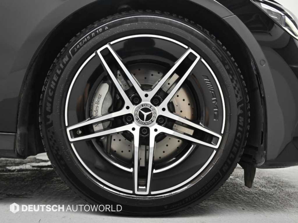 Mercedes-Benz E-Class — photo 06