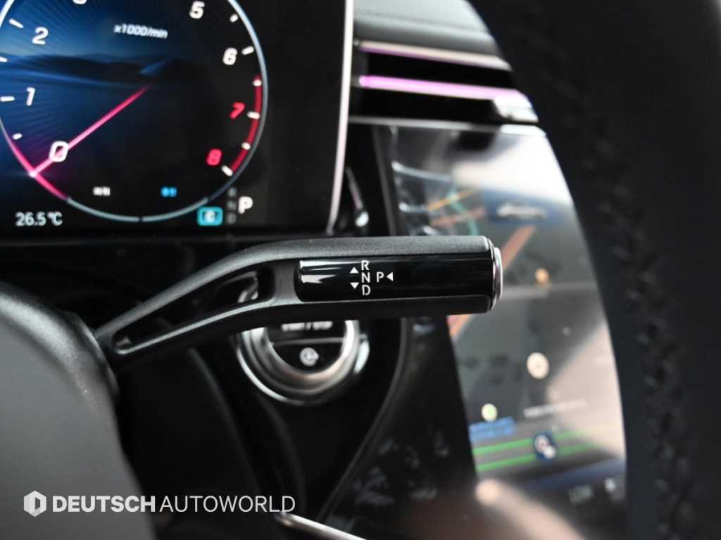 Mercedes-Benz E-Class — photo 10