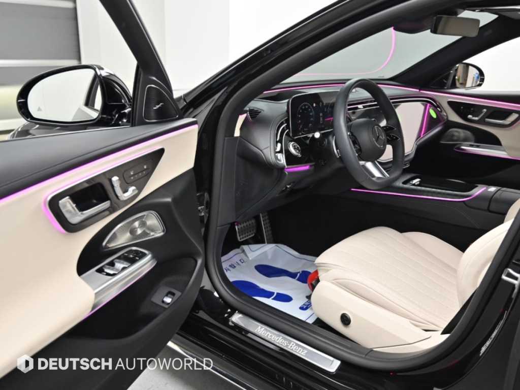 Mercedes-Benz E-Class — photo 12