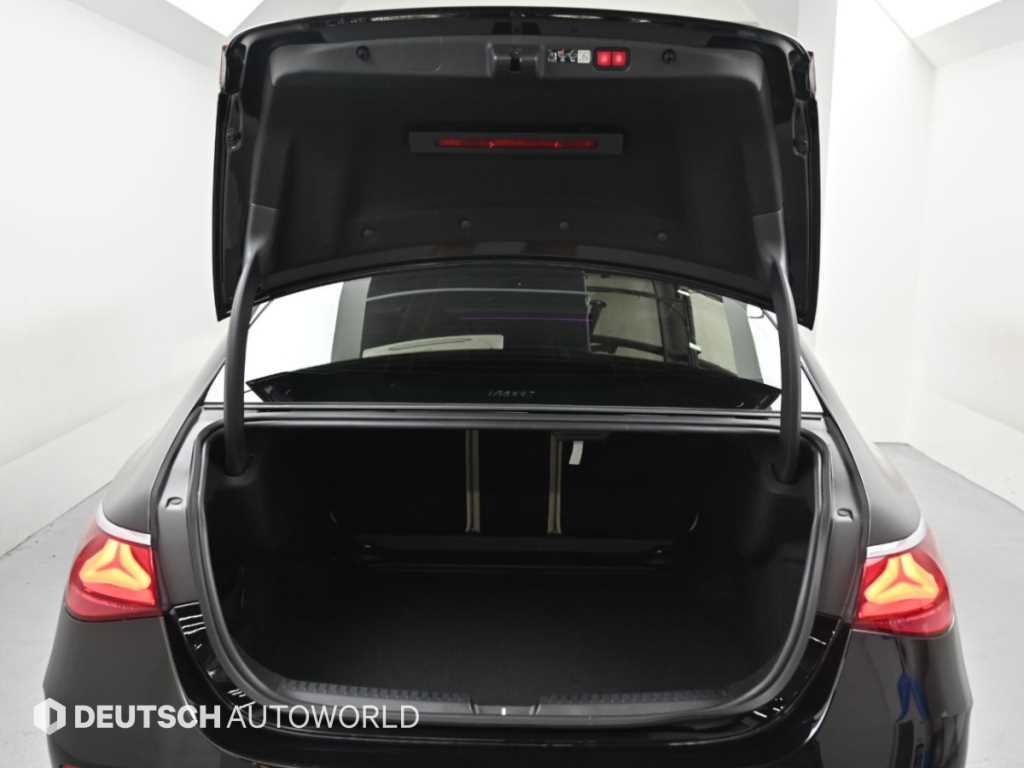 Mercedes-Benz E-Class — photo 20