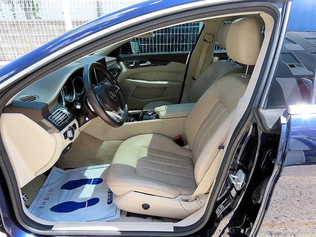 Mercedes-Benz CLS-Class — photo 05