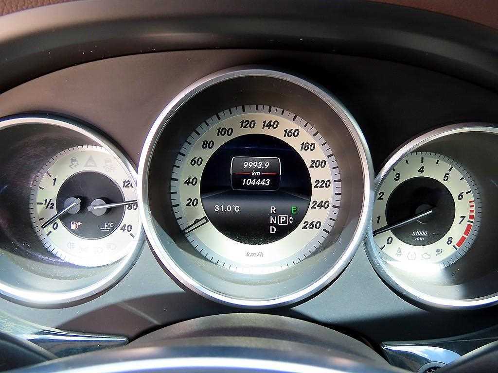 Mercedes-Benz CLS-Class — photo 09