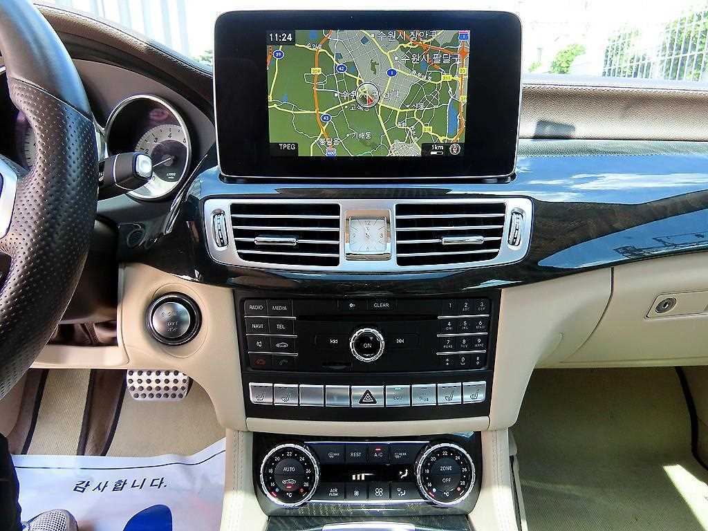 Mercedes-Benz CLS-Class — photo 13