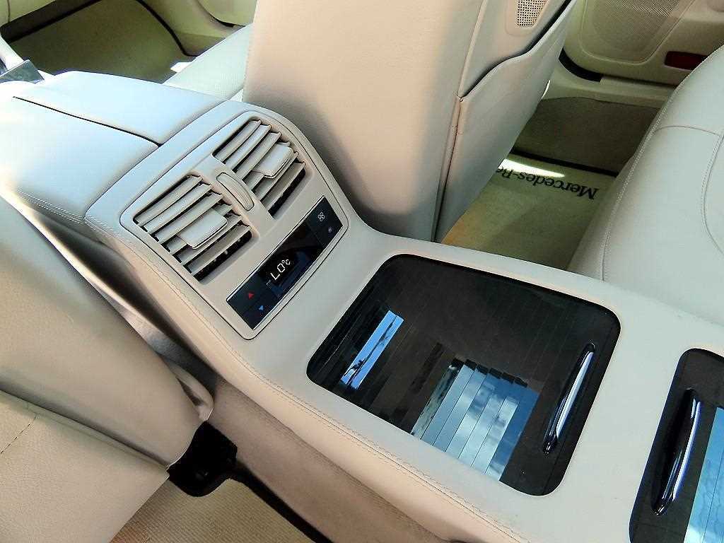 Mercedes-Benz CLS-Class — photo 15