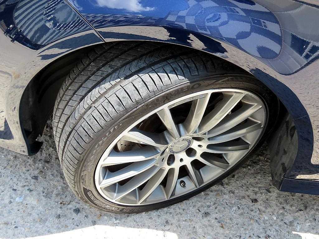 Mercedes-Benz CLS-Class — photo 20