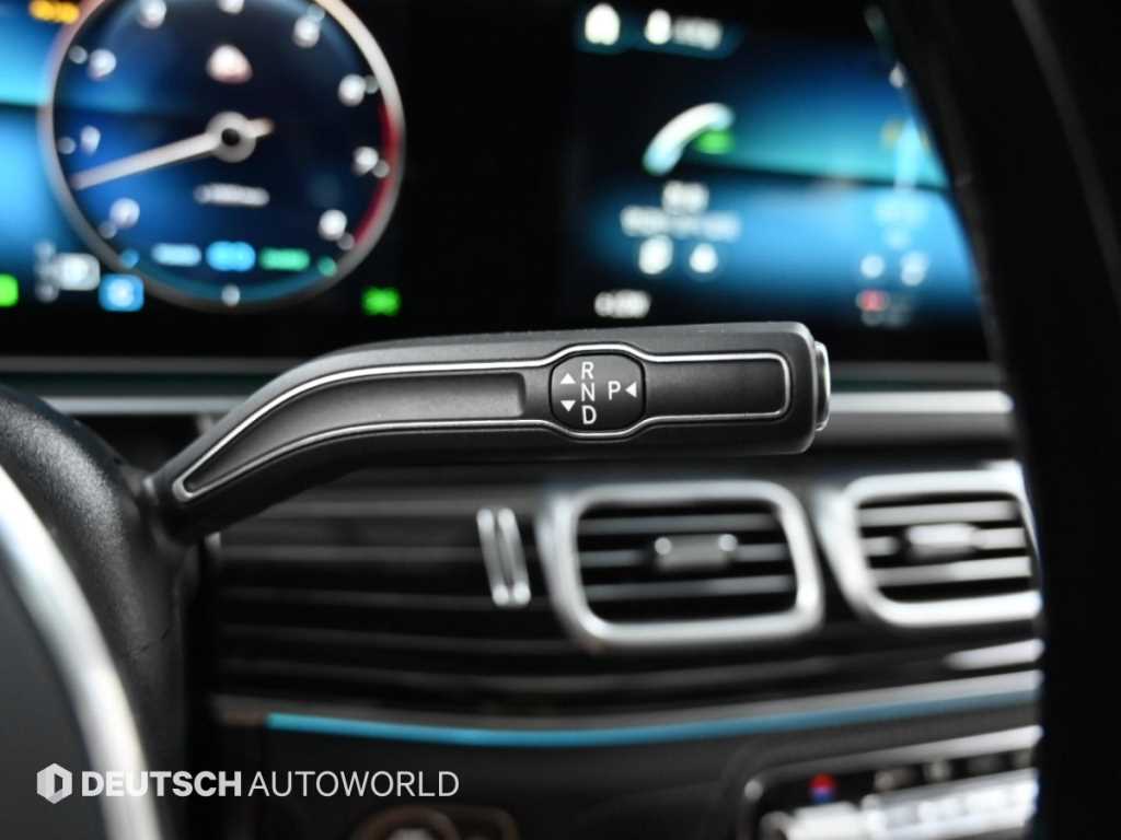 Mercedes-Benz GLS-Class — photo 09