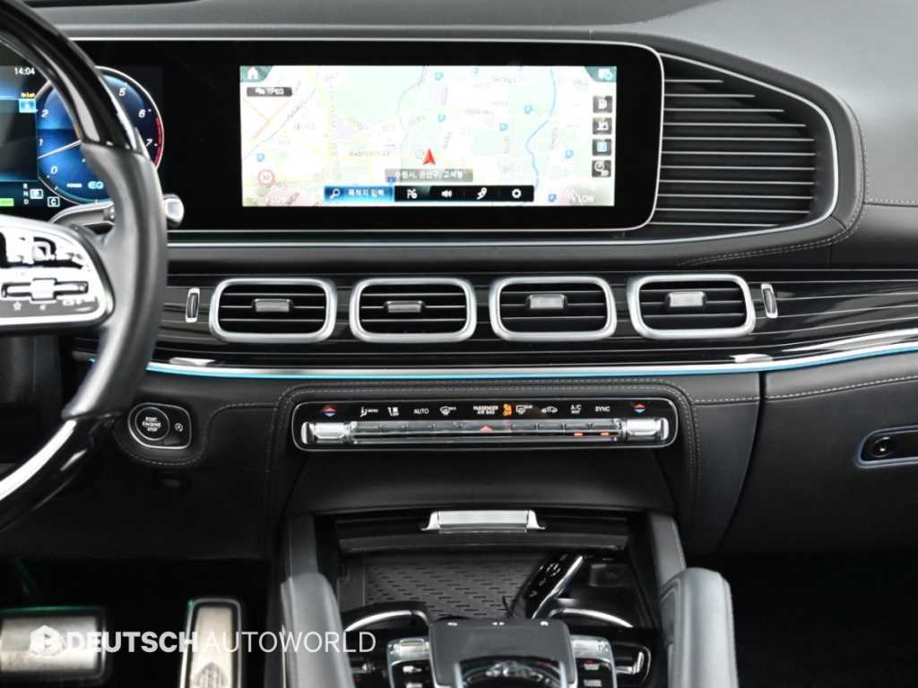 Mercedes-Benz GLS-Class — photo 14