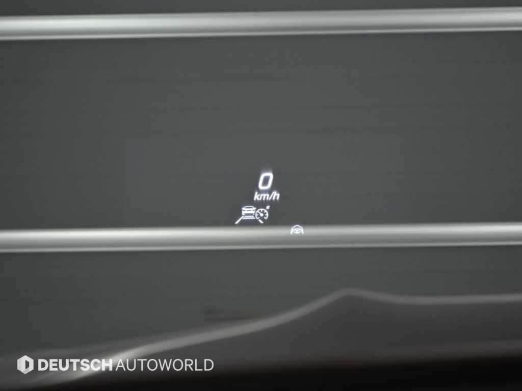 Mercedes-Benz GLS-Class — photo 17