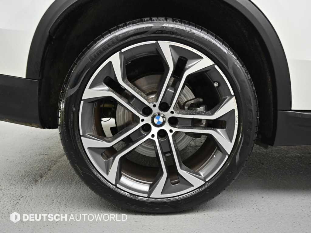 BMW X5 — photo 05