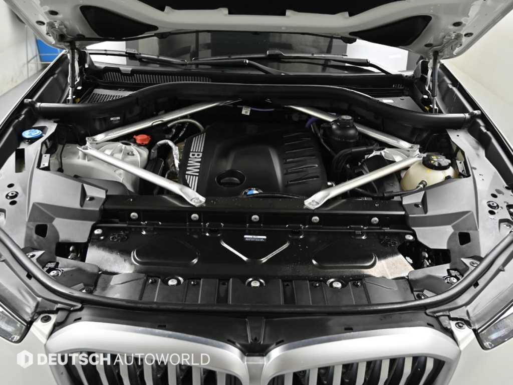 BMW X5 — photo 06