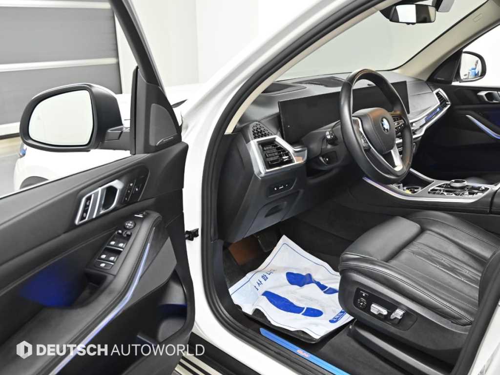 BMW X5 — photo 11