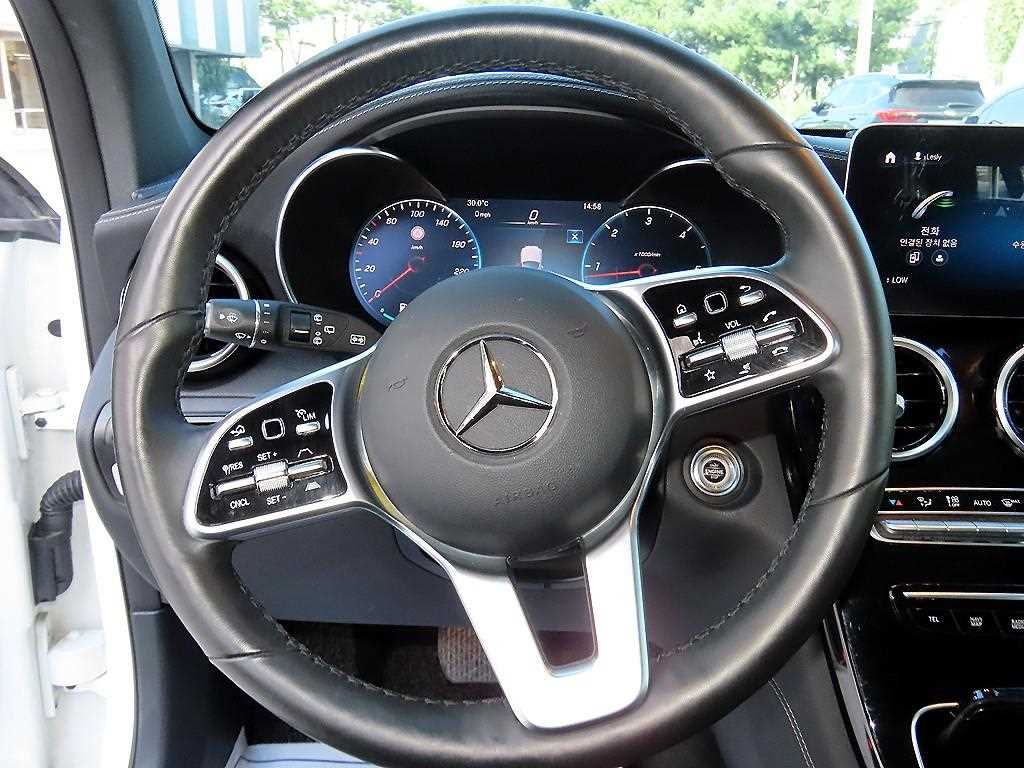 Mercedes-Benz GLC-Class — photo 08