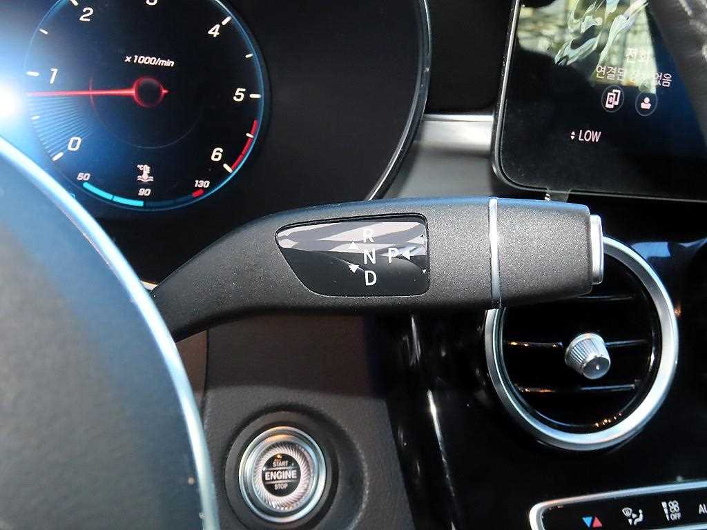 Mercedes-Benz GLC-Class — photo 11