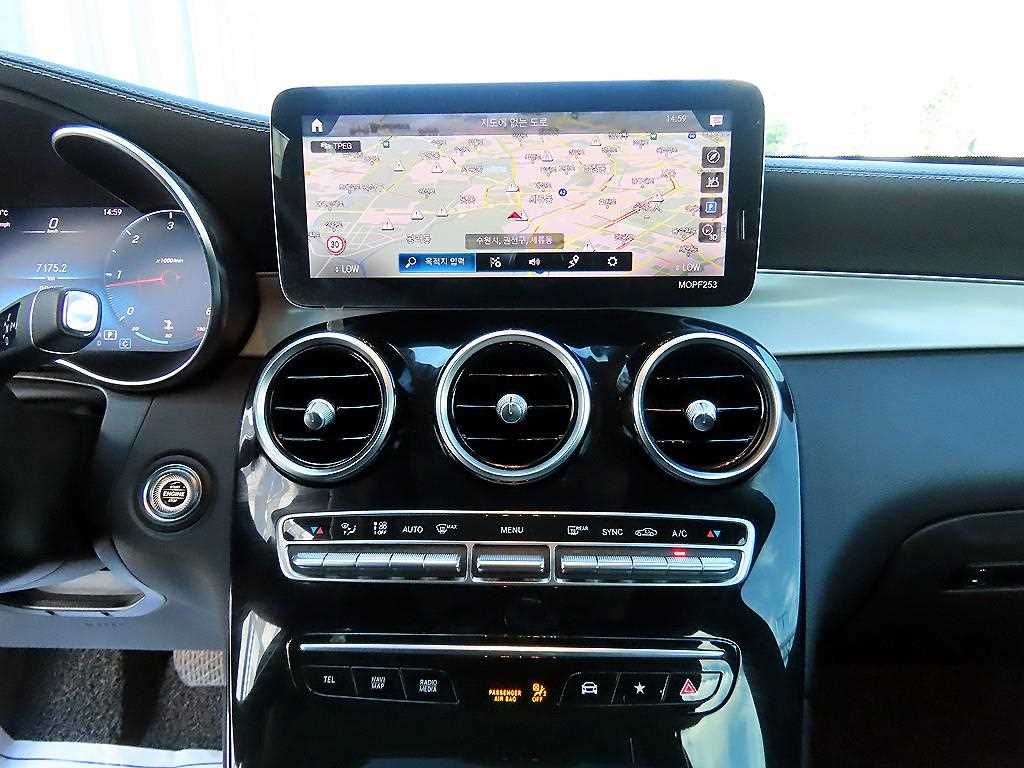 Mercedes-Benz GLC-Class — photo 13