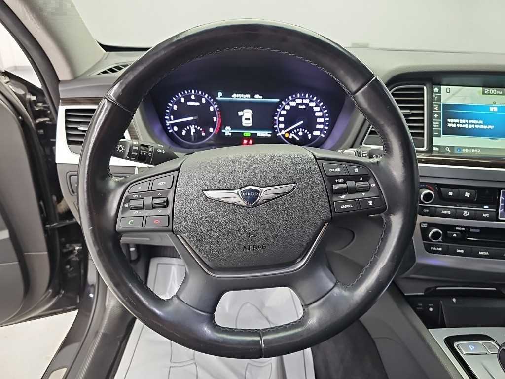 Genesis G80 — photo 09