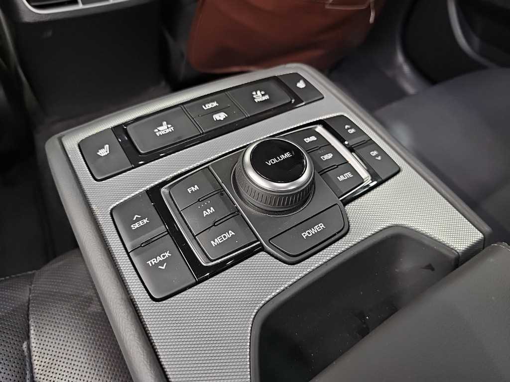Genesis G80 — photo 14
