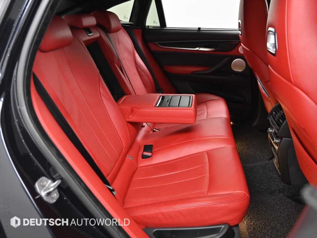 BMW X6M — photo 12