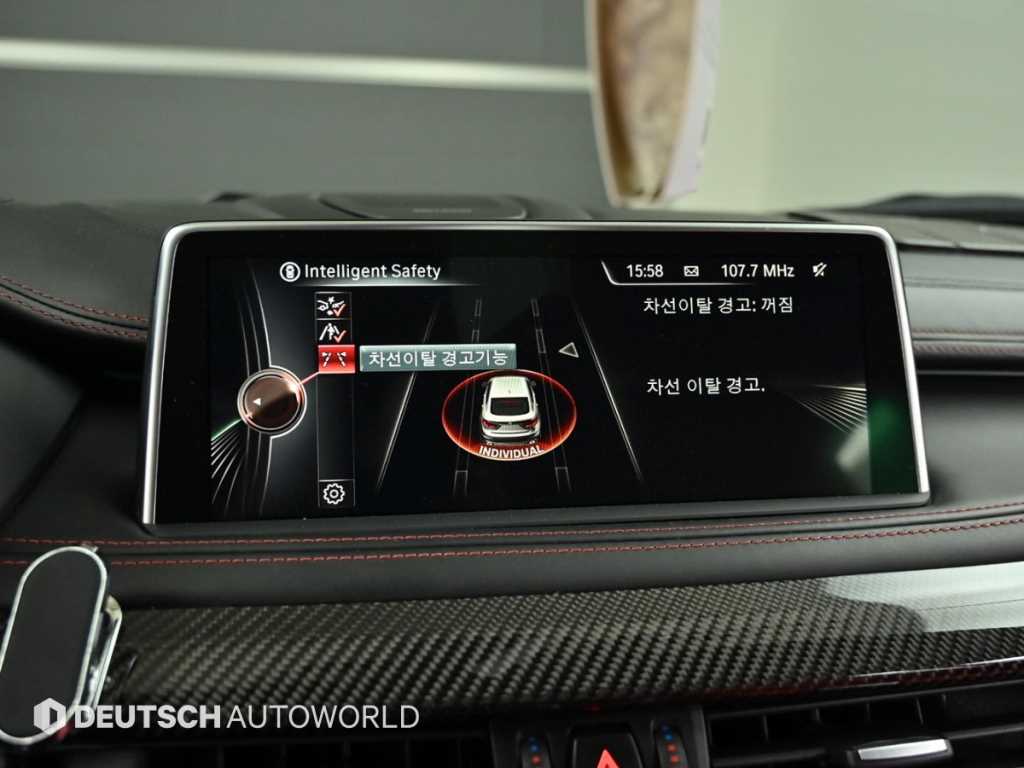BMW X6M — photo 17